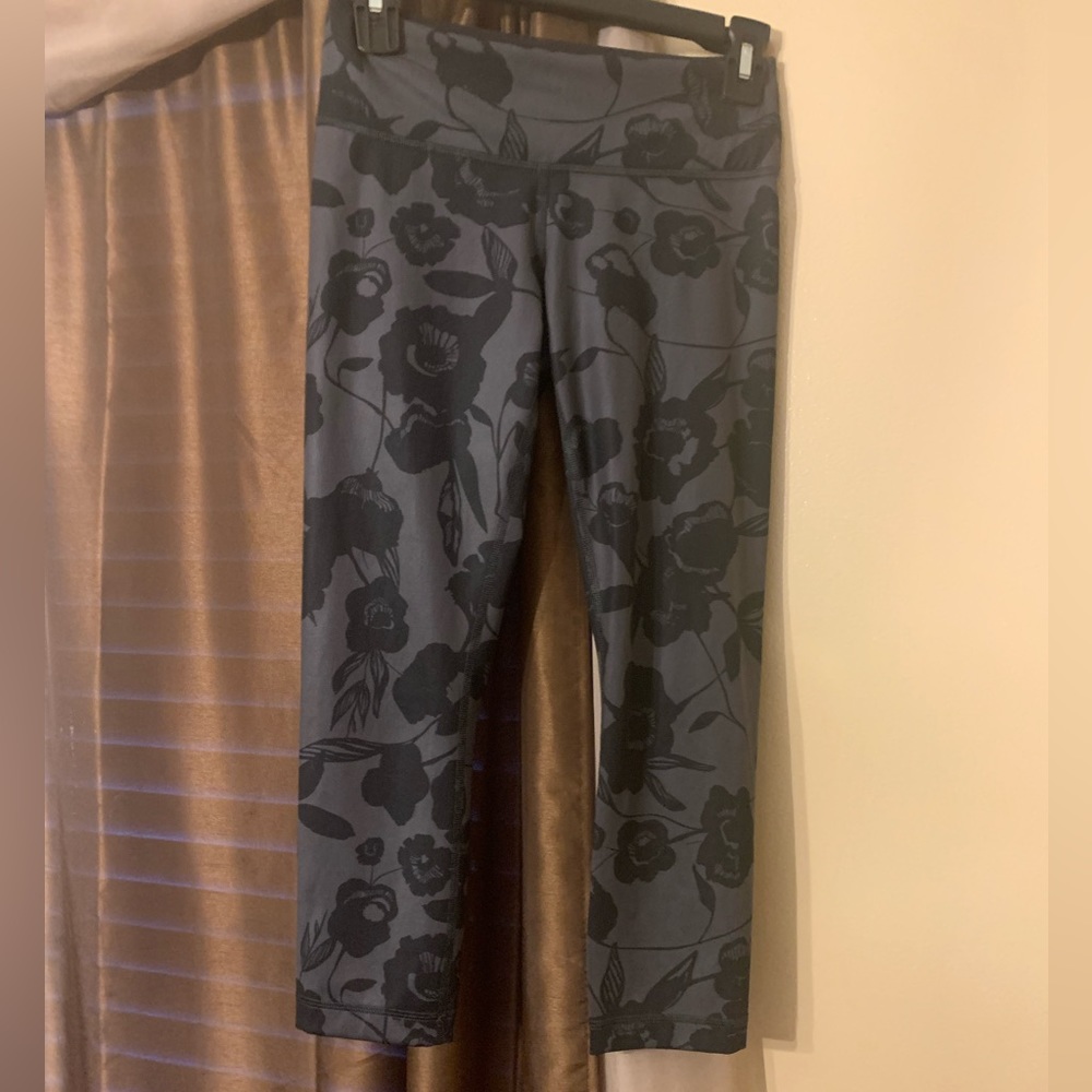 🔥LuLulemon Athletica Pants 👖 EUC‼️Size 4
